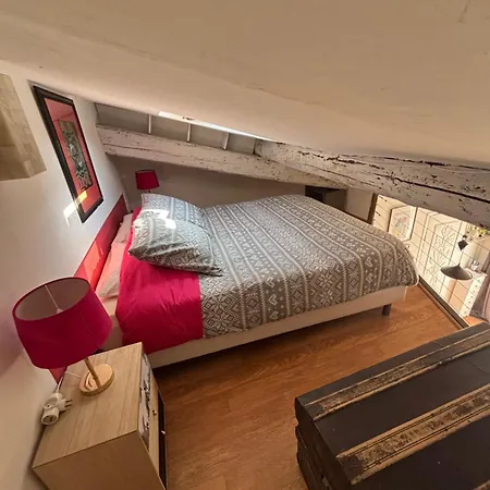 Avec En Mezzanine *