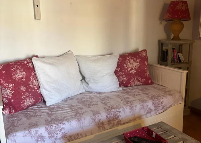 Avec En Mezzanine أنتيب